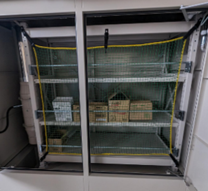 少量危険物保管庫・少量危険物倉庫 GSAT-200、FSAT-200、KSAT-200の落下防止ネット